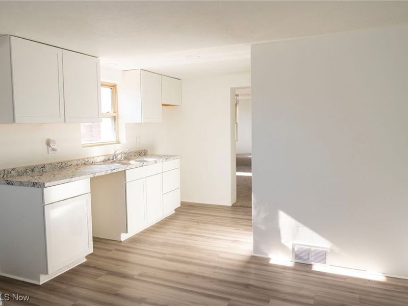 911 N Water Street, Uhrichsville, OH 44683 Photo 15