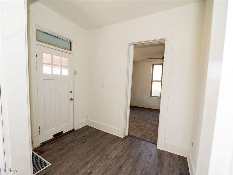 911 N Water Street, Uhrichsville, OH 44683 Photo 16