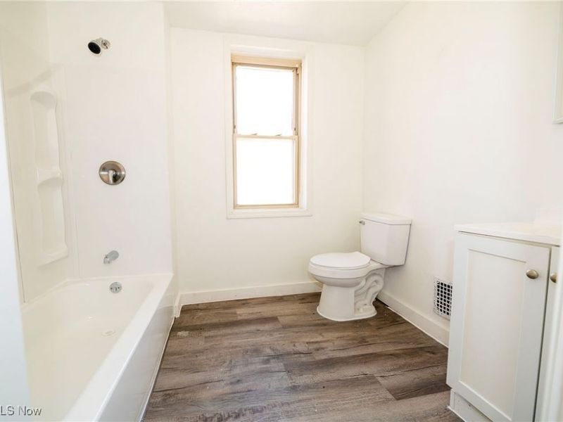 911 N Water Street, Uhrichsville, OH 44683 Photo 28