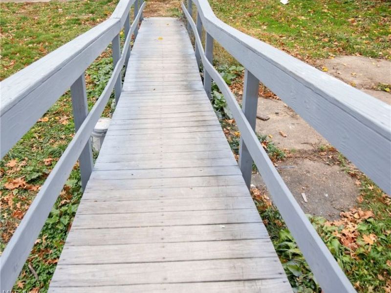 911 N Water Street, Uhrichsville, OH 44683 Photo 6