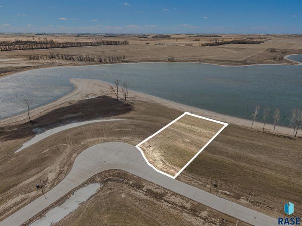 343 Sandpiper Ln, Wentworth, SD 57075