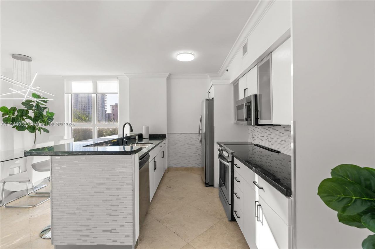 17555 Atlantic Blvd, Unit 602, Sunny Isles Beach, FL 33160 Photo