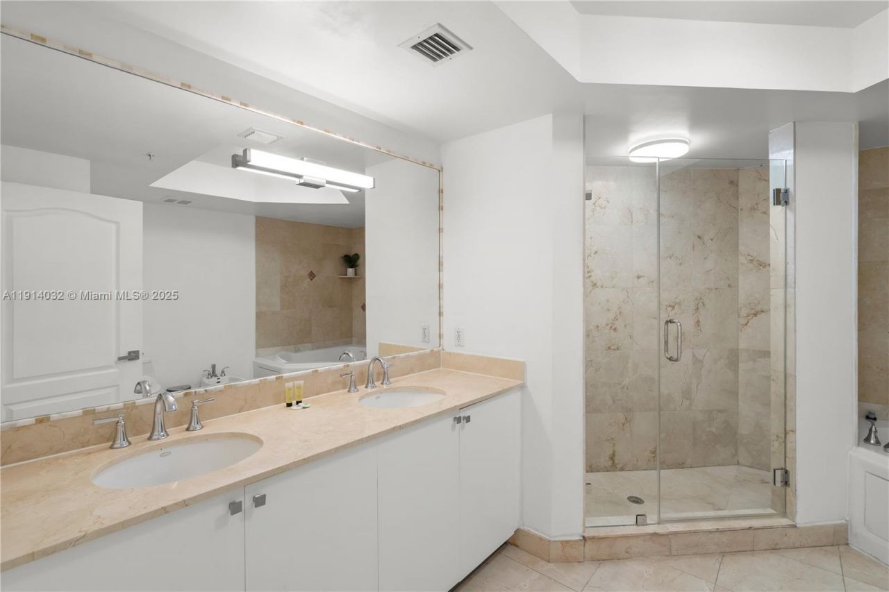 17555 Atlantic Blvd, Unit 602, Sunny Isles Beach, FL 33160 Photo