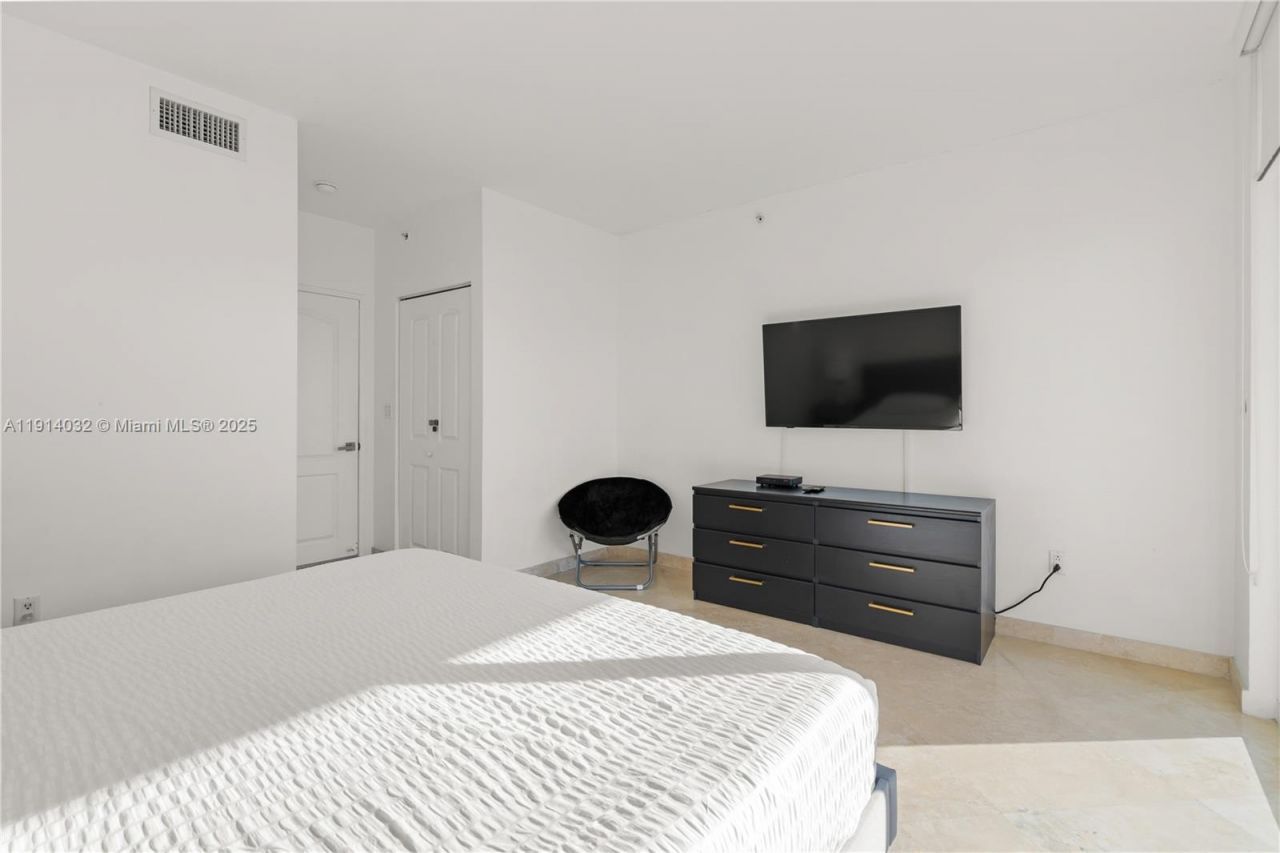 17555 Atlantic Blvd, Unit 602, Sunny Isles Beach, FL 33160 Photo