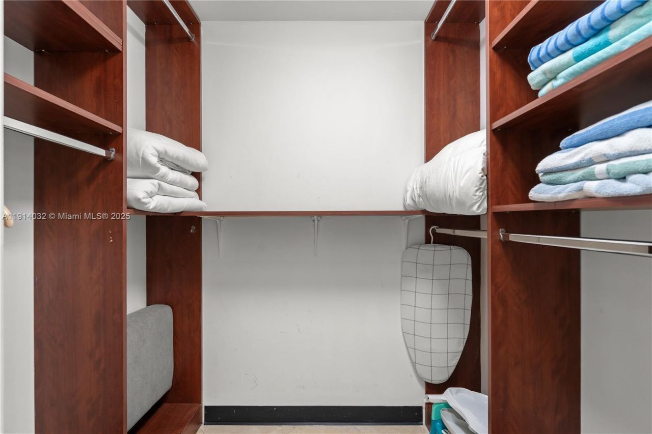 17555 Atlantic Blvd, Unit 602, Sunny Isles Beach, FL 33160 Photo