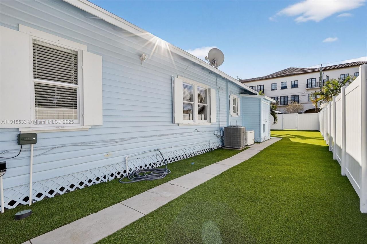 123 N Ocean Breeze, Unit A, Lake Worth, FL 33460 Photo