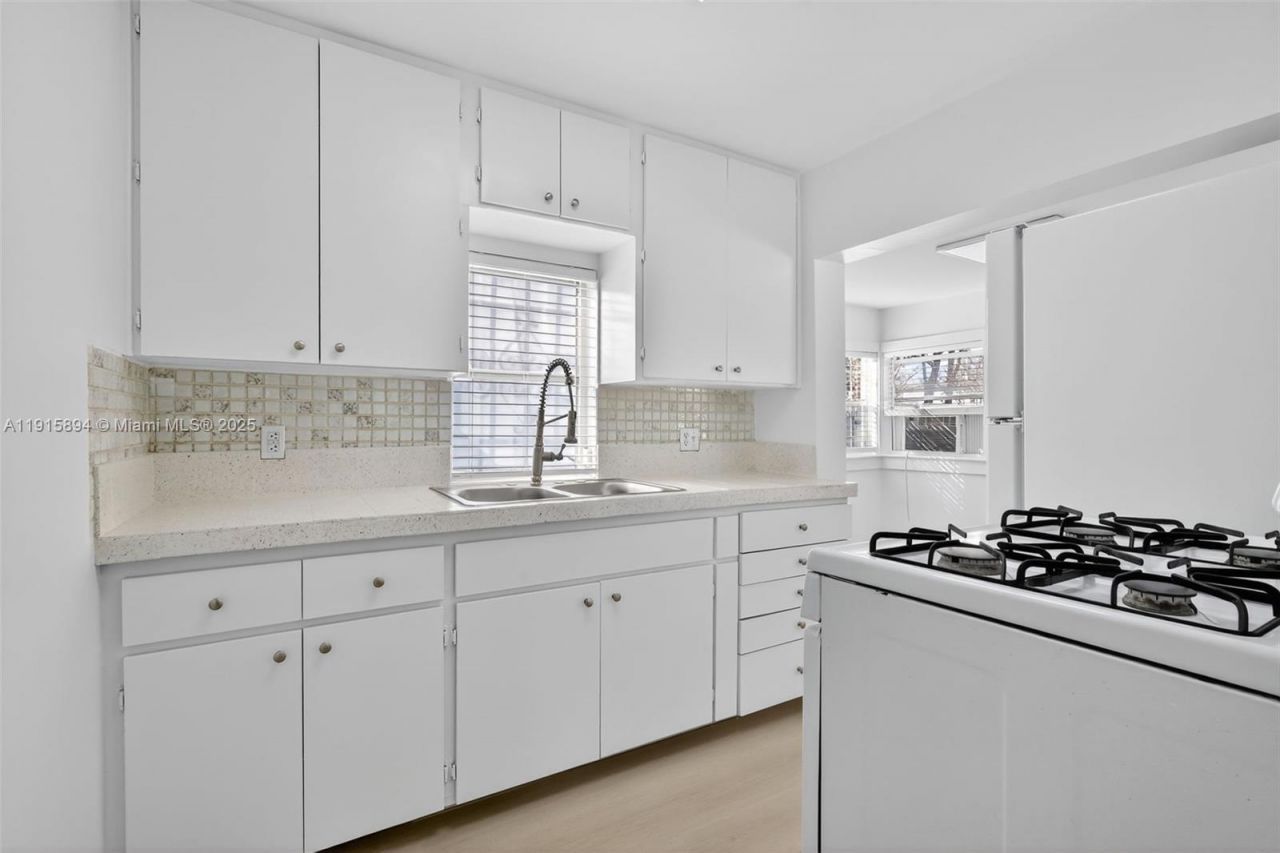 123 N Ocean Breeze, Unit B, Lake Worth, FL 33460 Photo