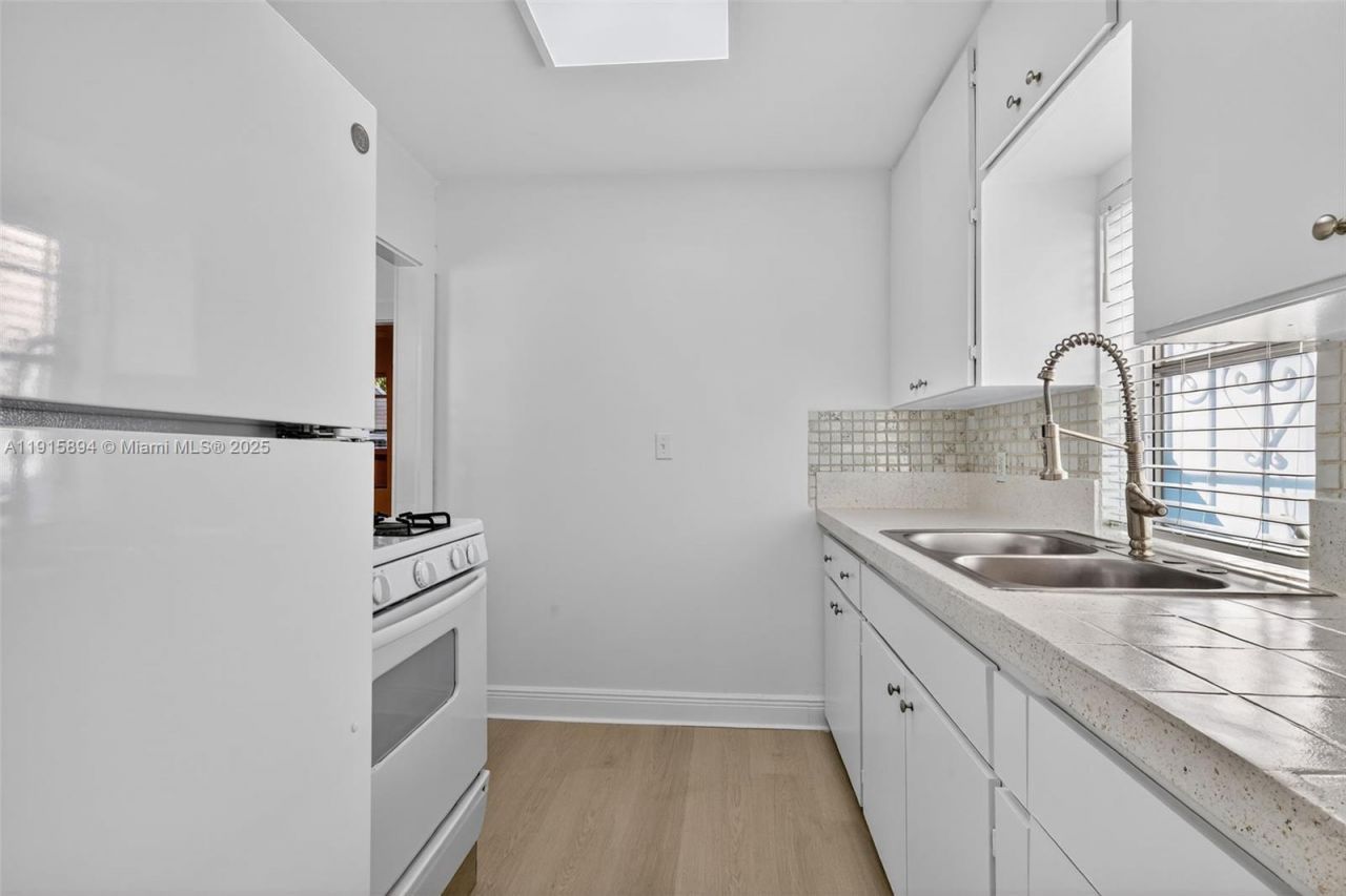 123 N Ocean Breeze, Unit B, Lake Worth, FL 33460 Photo