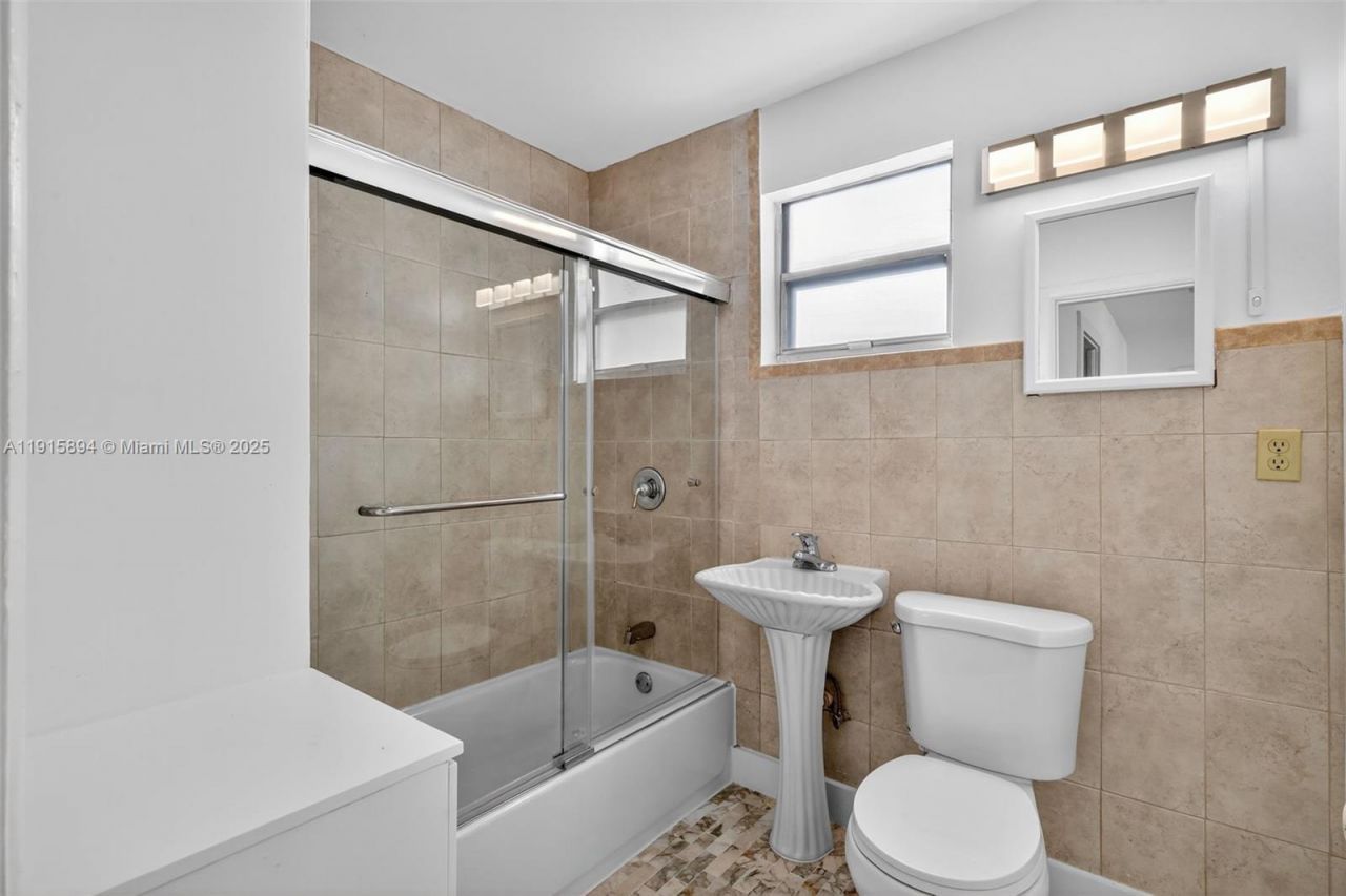 123 N Ocean Breeze, Unit B, Lake Worth, FL 33460 Photo