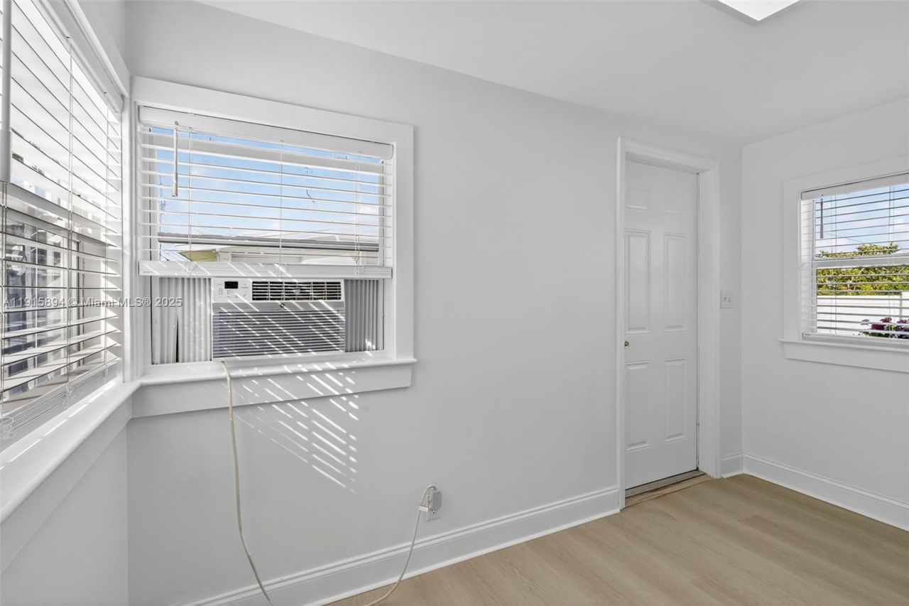 123 N Ocean Breeze, Unit B, Lake Worth, FL 33460 Photo