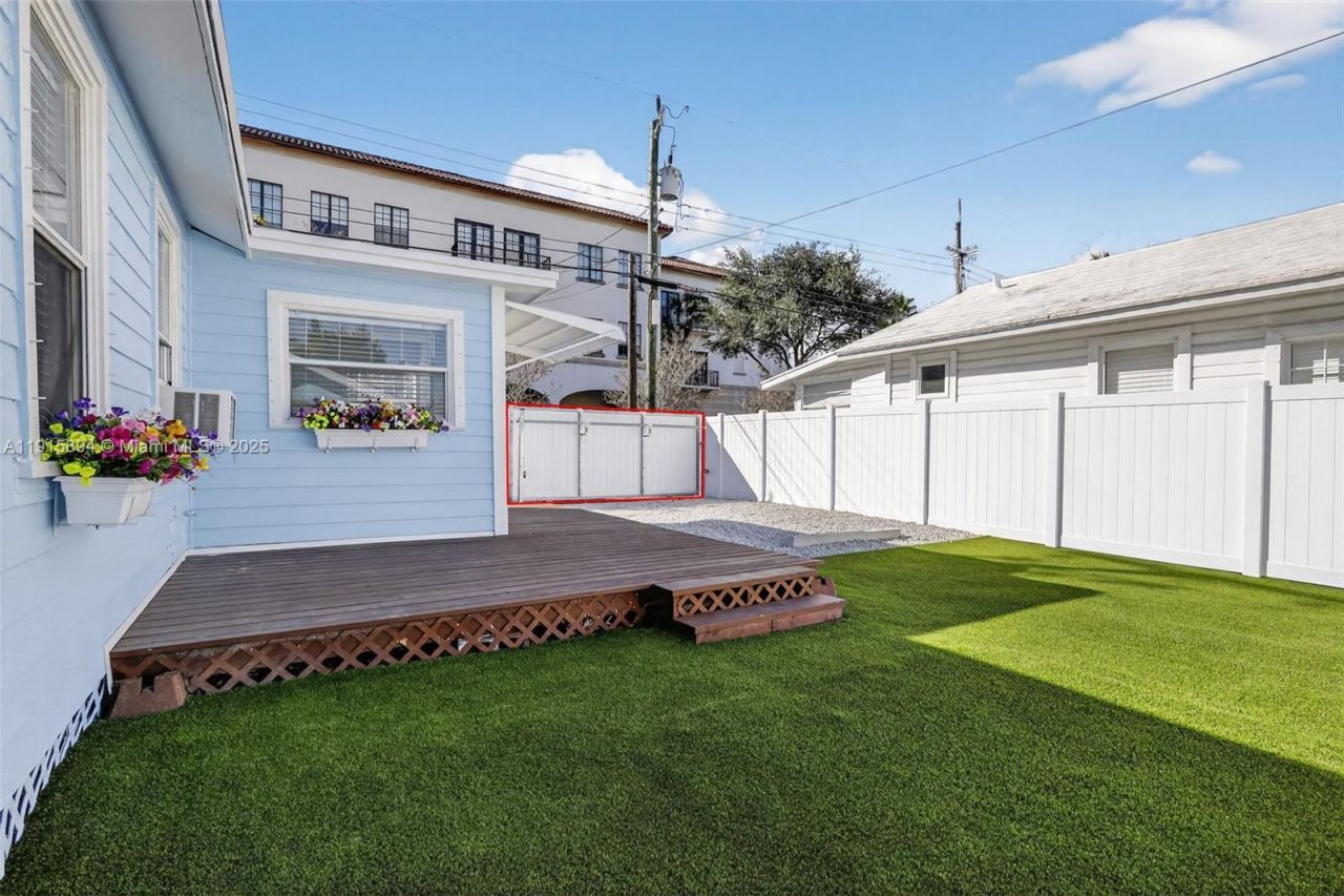 123 N Ocean Breeze, Unit B, Lake Worth, FL 33460 Photo