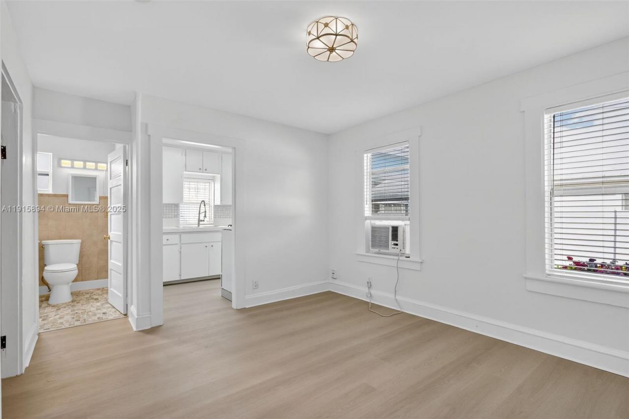 123 N Ocean Breeze, Unit B, Lake Worth, FL 33460 Photo