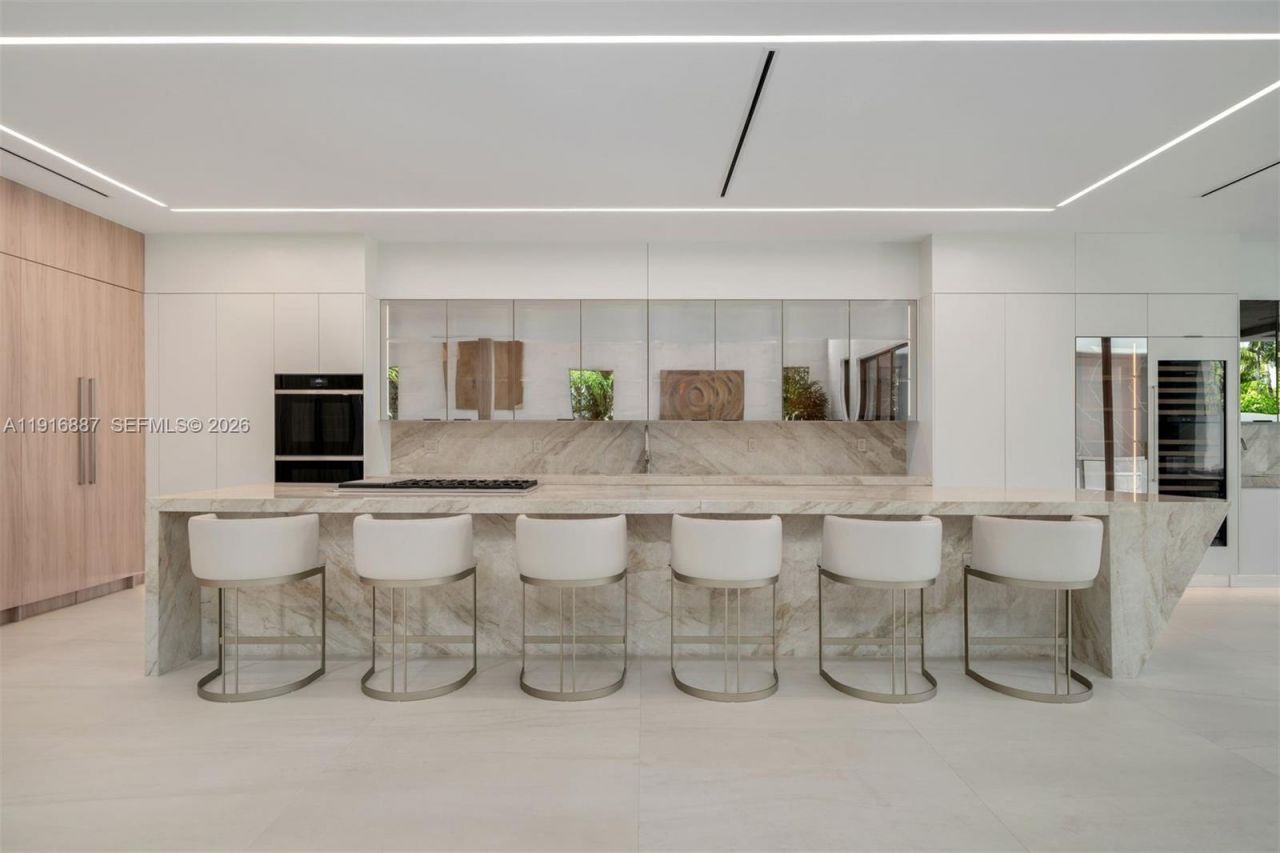 725 NE 77th St, Miami, FL 33138 Photo