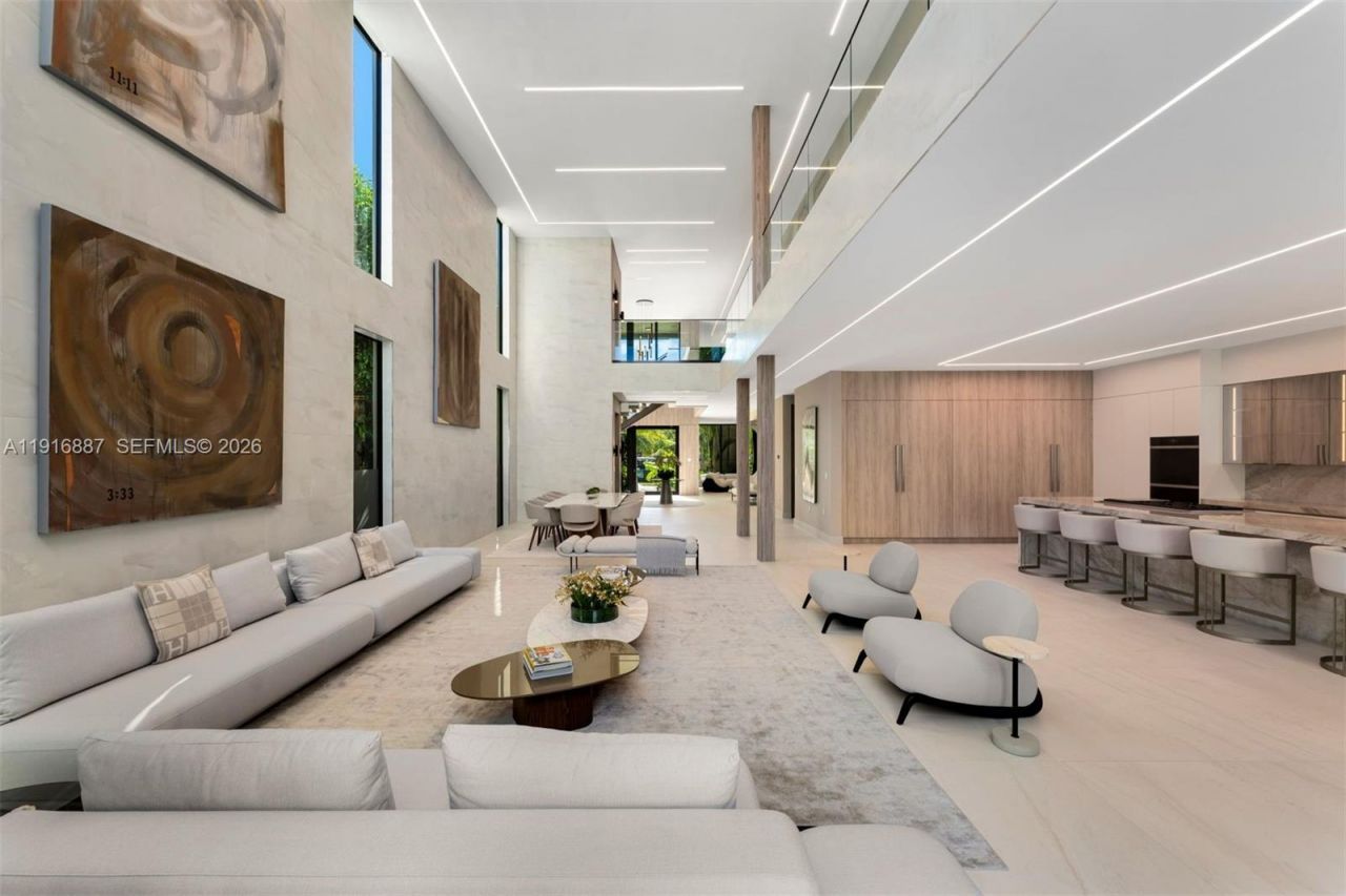 725 NE 77th St, Miami, FL 33138 Photo