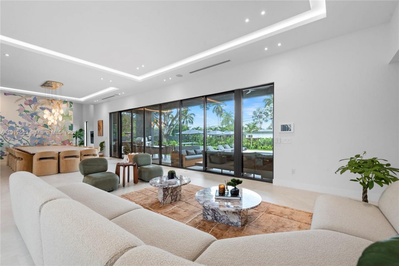 1881 NE 196th Ter, Miami, FL 33179 Photo