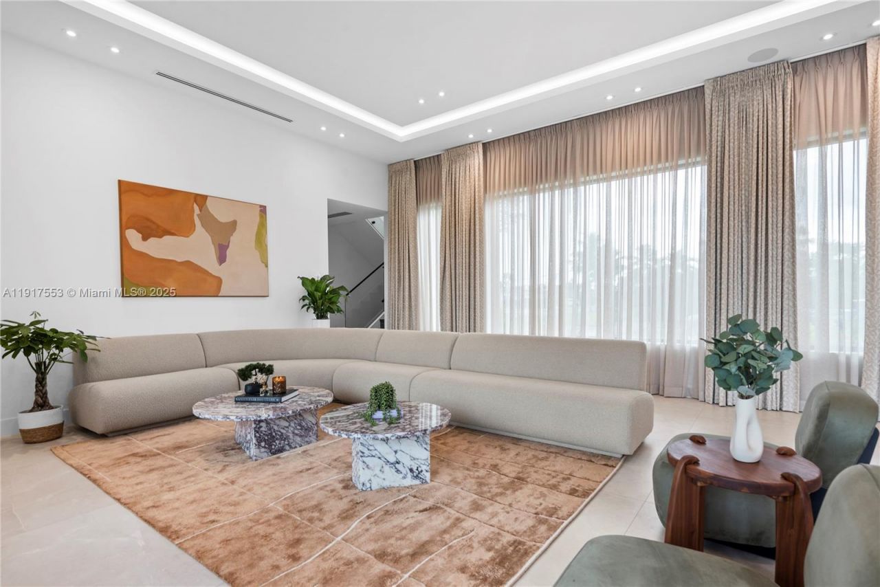 1881 NE 196th Ter, Miami, FL 33179 Photo