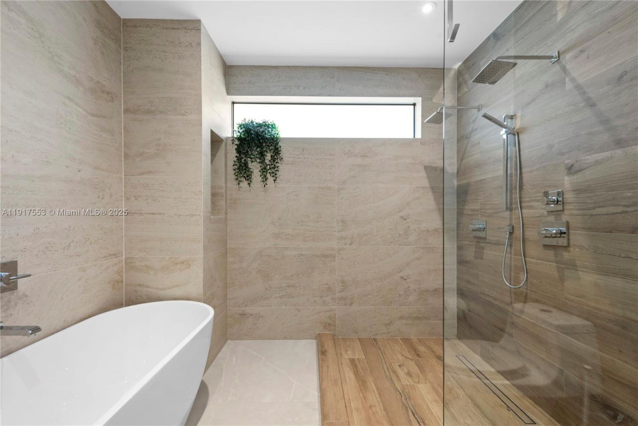 1881 NE 196th Ter, Miami, FL 33179 Photo