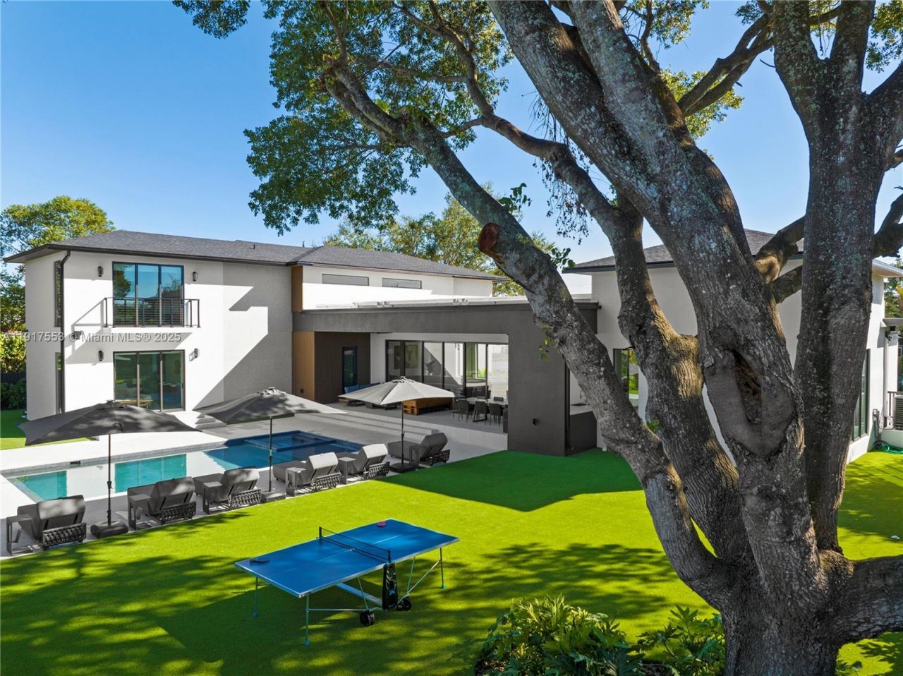 1881 NE 196th Ter, Miami, FL 33179 Photo