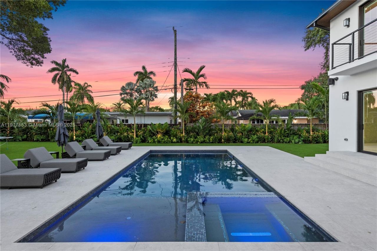 1881 NE 196th Ter, Miami, FL 33179 Photo