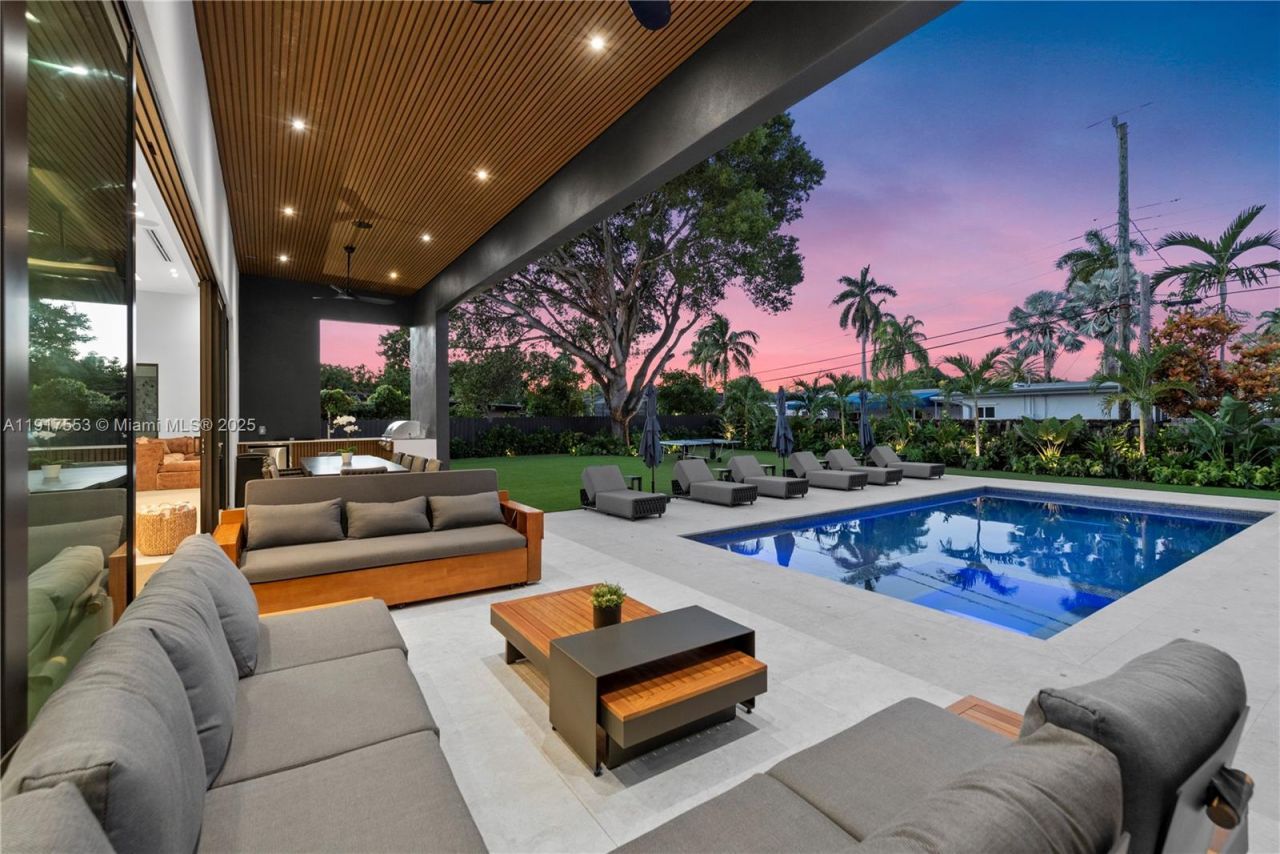 1881 NE 196th Ter, Miami, FL 33179 Photo