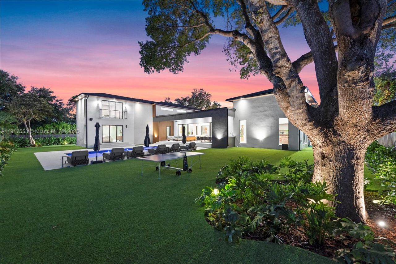 1881 NE 196th Ter, Miami, FL 33179 Photo