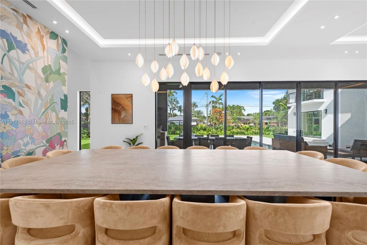 1881 NE 196th Ter, Miami, FL 33179 Photo