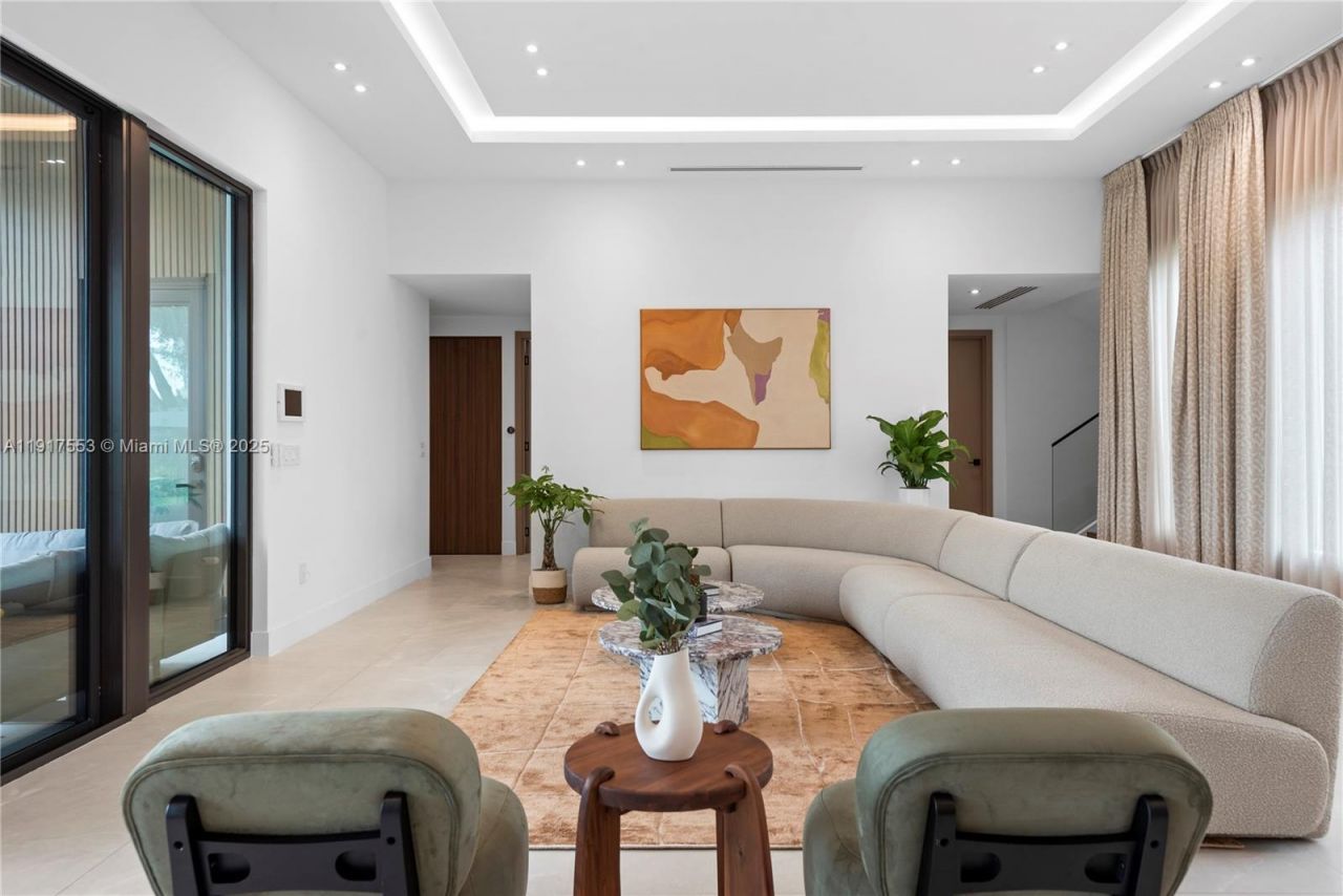 1881 NE 196th Ter, Miami, FL 33179 Photo