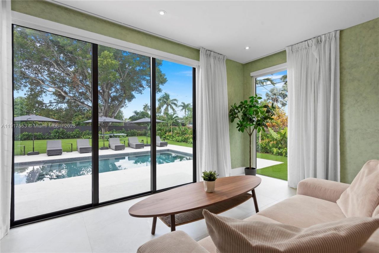 1881 NE 196th Ter, Miami, FL 33179 Photo