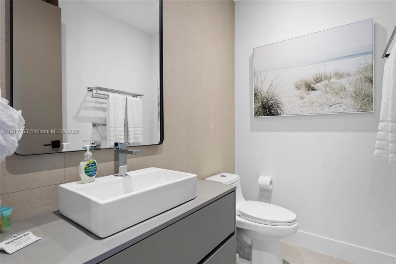 1881 NE 196th Ter, Miami, FL 33179 Photo