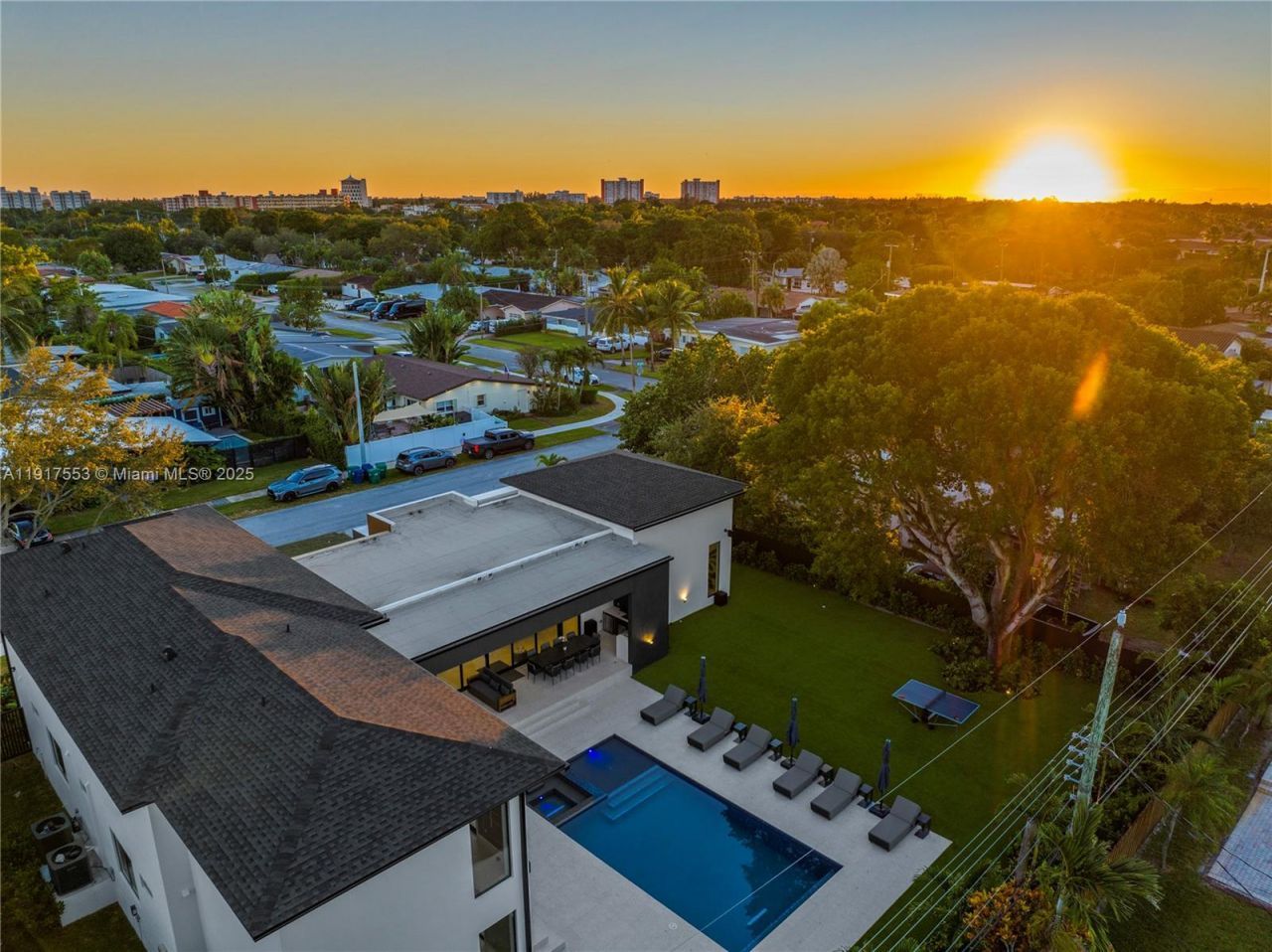 1881 NE 196th Ter, Miami, FL 33179 Photo