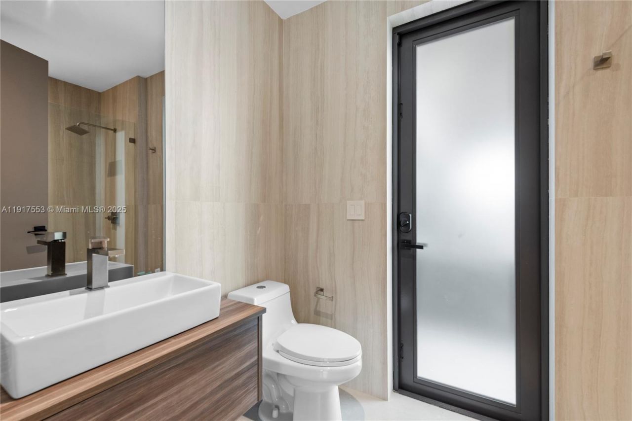 1881 NE 196th Ter, Miami, FL 33179 Photo