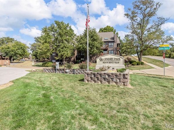 5162 Hollow Wood Court, Unit D, St Louis, MO 63128