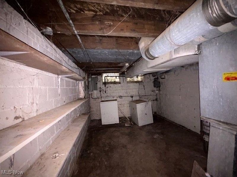 16811 Biltmore Avenue, Cleveland, OH 44128 Photo 18