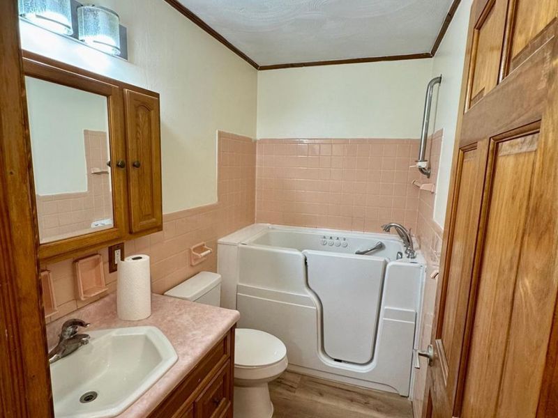 611 Aberdeen Drive, Middletown, OH 45042 Photo 9