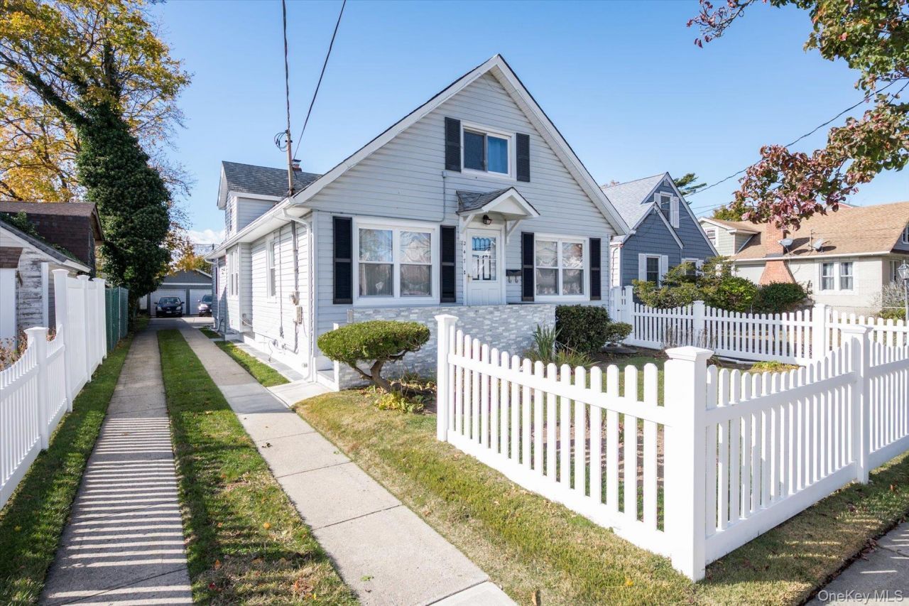 247 N Columbus Avenue, Freeport, NY 11520 Main Photo