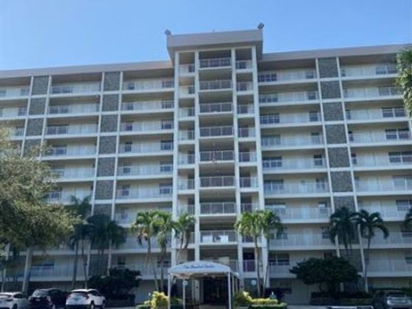 3510 Oaks Way, Unit 504, Pompano Beach, FL 33069