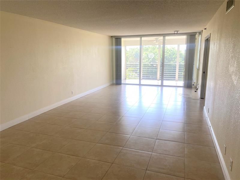 3510 Oaks Way, Unit 504, Pompano Beach, FL 33069 Photo