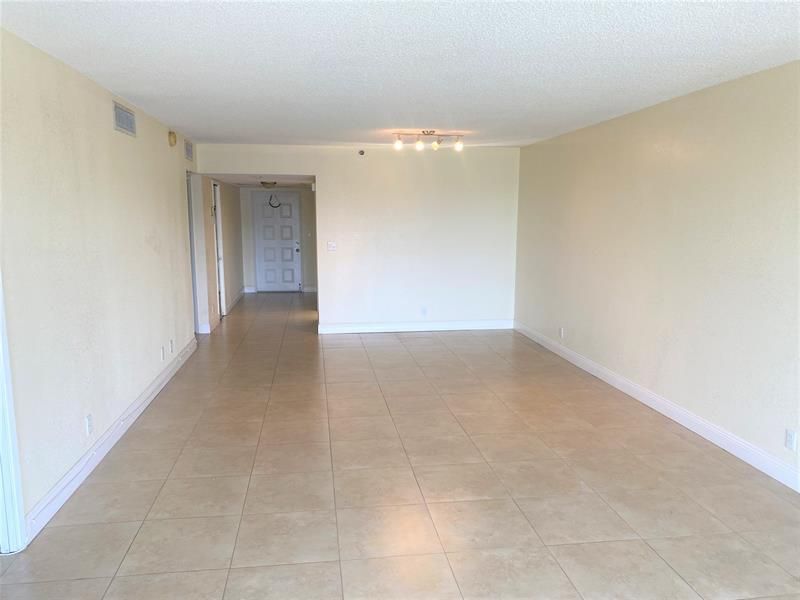 3510 Oaks Way, Unit 504, Pompano Beach, FL 33069 Photo