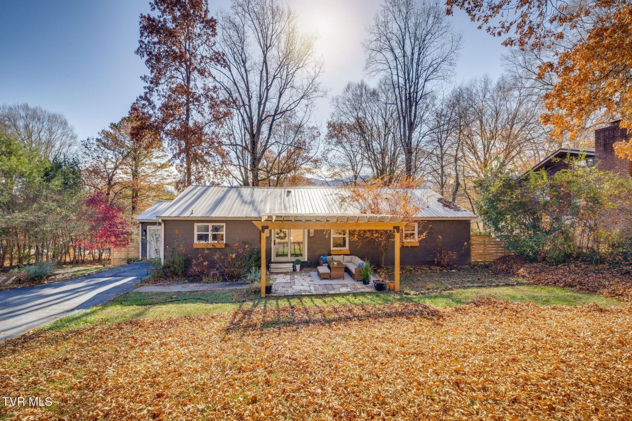 900 Echo Lane, Johnson City, TN 37604 Main Photo