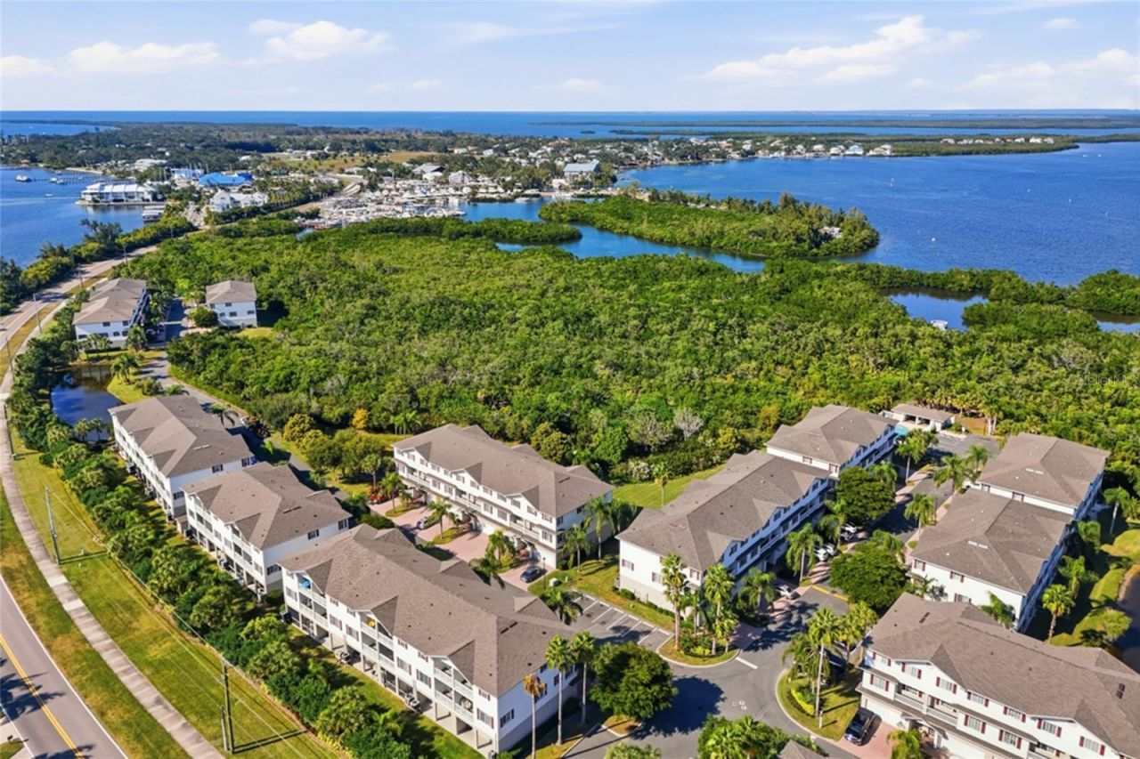 1015 34th Drive W, Palmetto, FL 34221 Photo