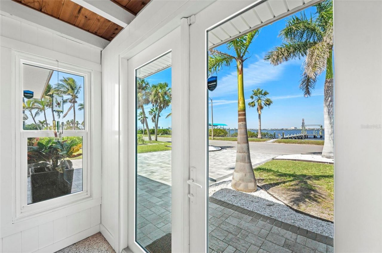 2014 Riverside Drive E, Bradenton, FL 34208 Photo