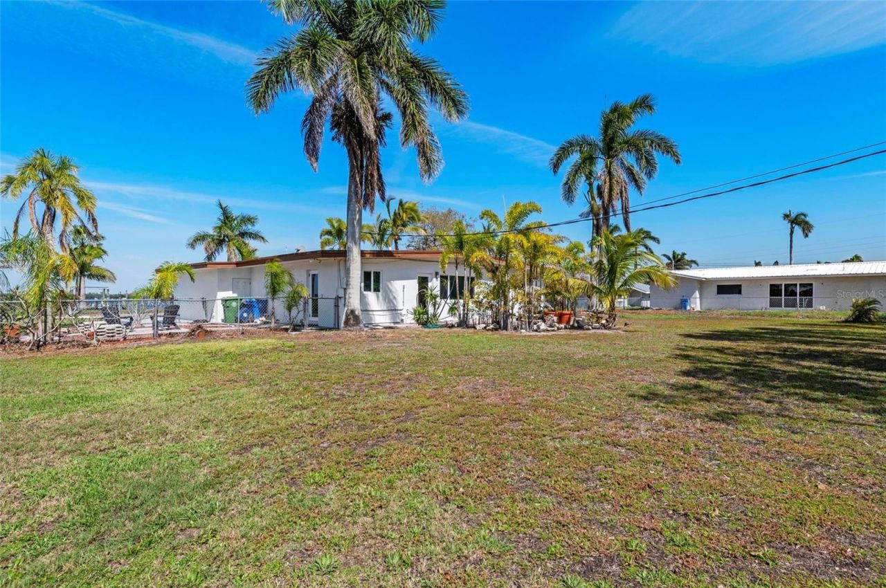 2014 Riverside Drive E, Bradenton, FL 34208 Photo