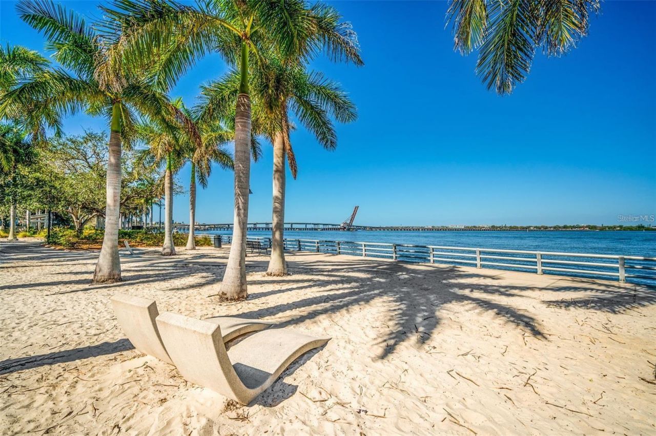 2014 Riverside Drive E, Bradenton, FL 34208 Photo