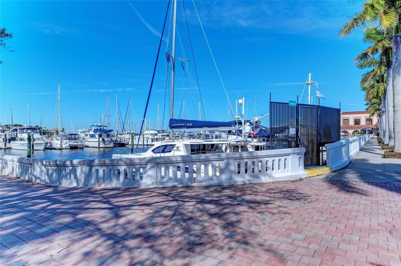 2014 Riverside Drive E, Bradenton, FL 34208 Photo