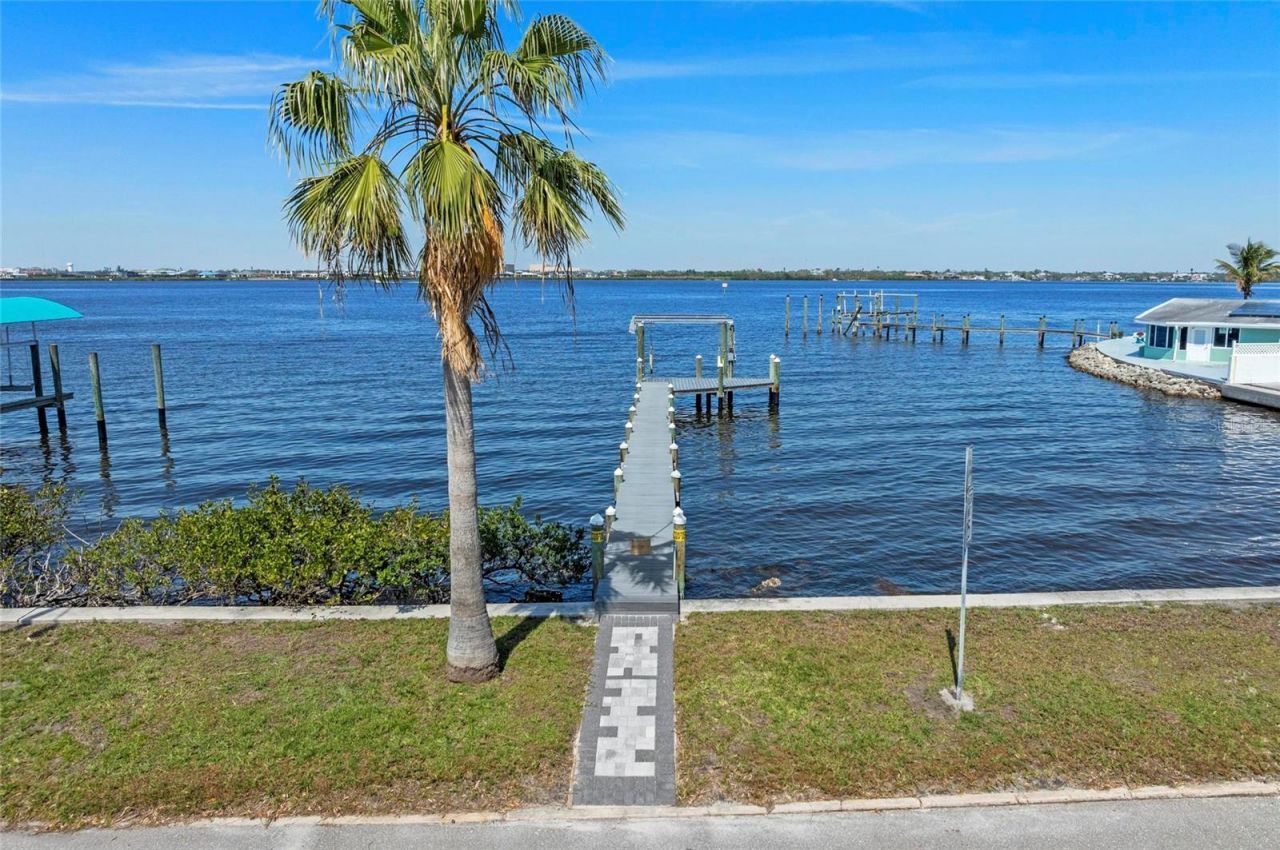 2014 Riverside Drive E, Bradenton, FL 34208 Photo