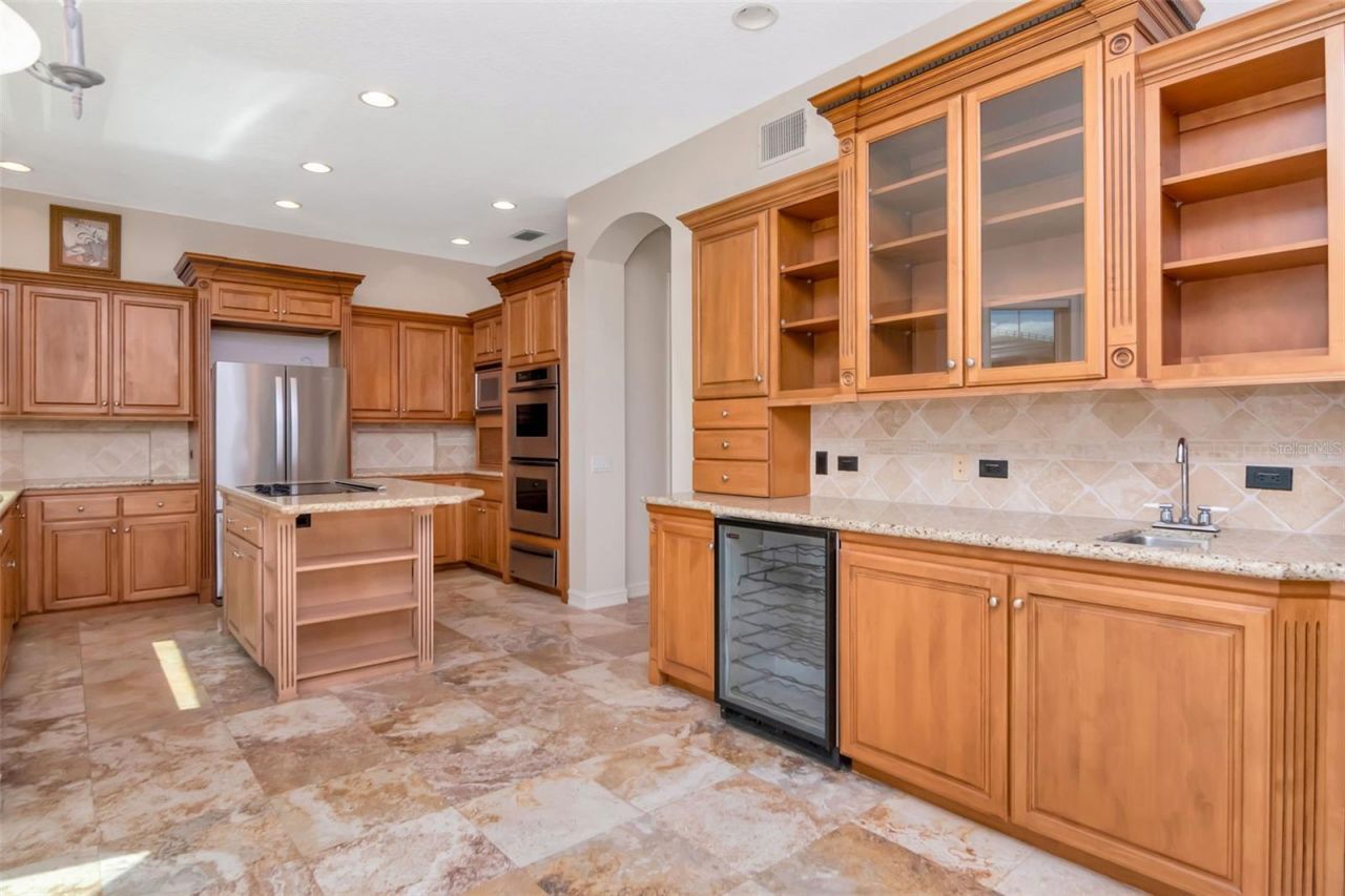 7680 Paradise Pointe Circle S, Saint Petersburg, FL 33711 Photo