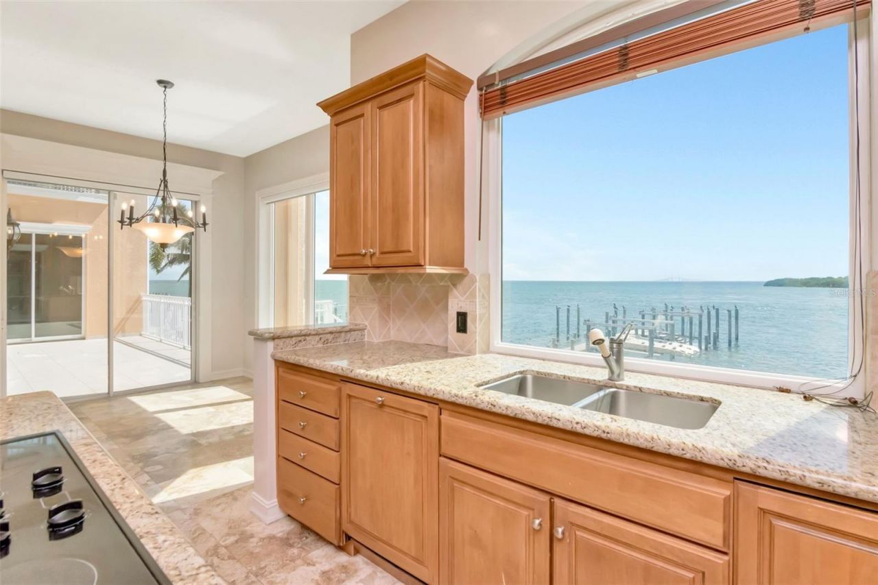 7680 Paradise Pointe Circle S, Saint Petersburg, FL 33711 Photo