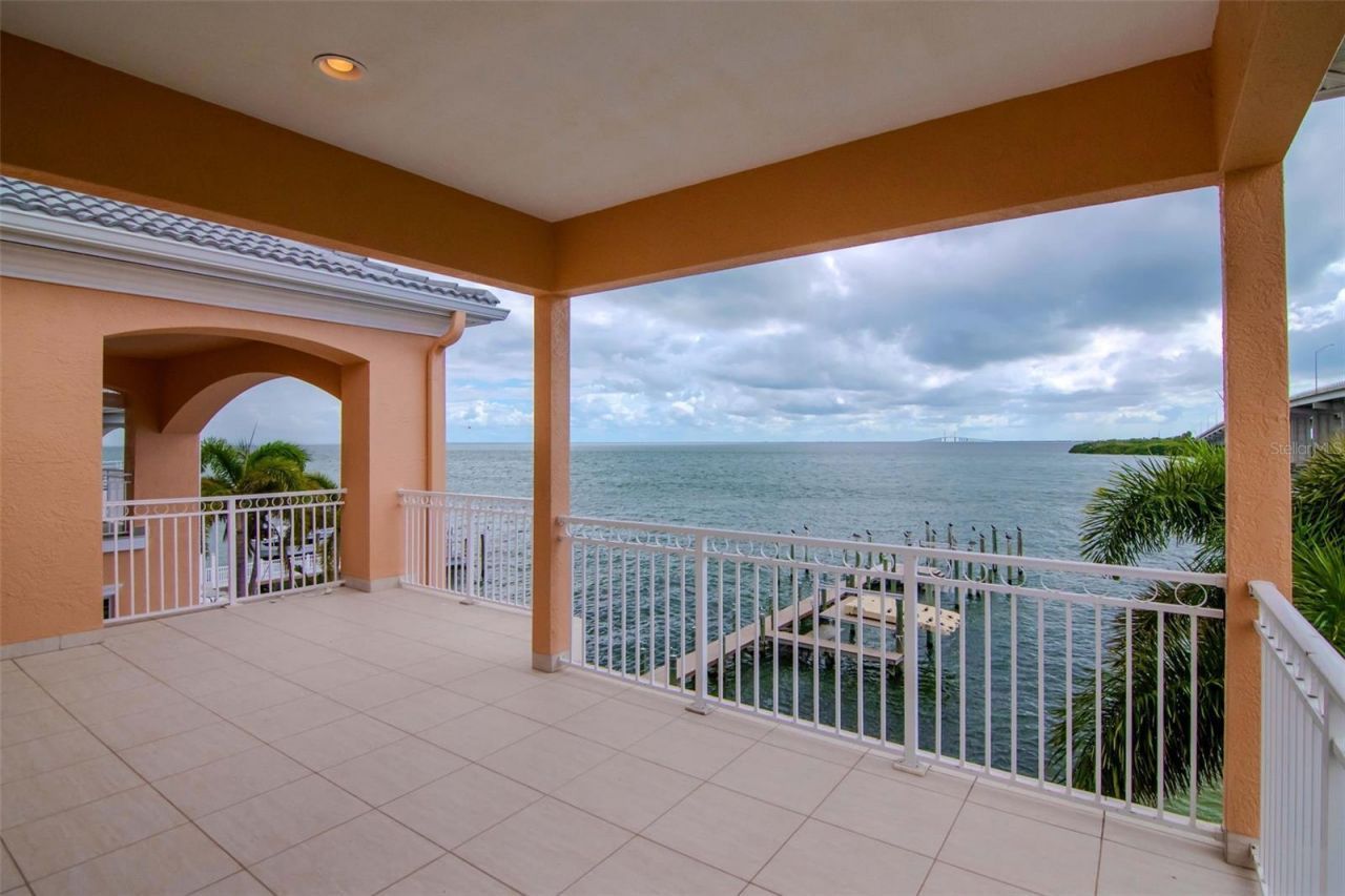 7680 Paradise Pointe Circle S, Saint Petersburg, FL 33711 Photo