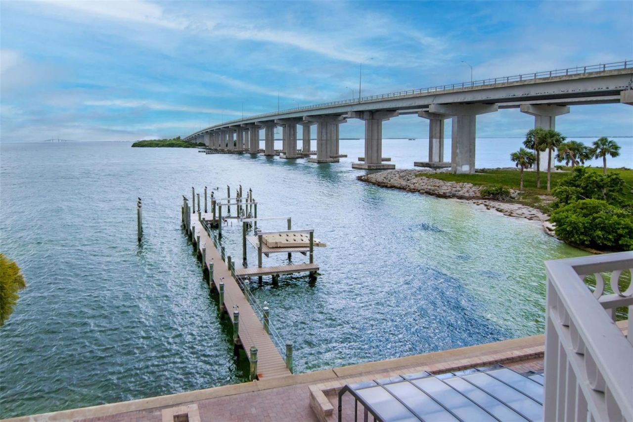 7680 Paradise Pointe Circle S, Saint Petersburg, FL 33711 Photo