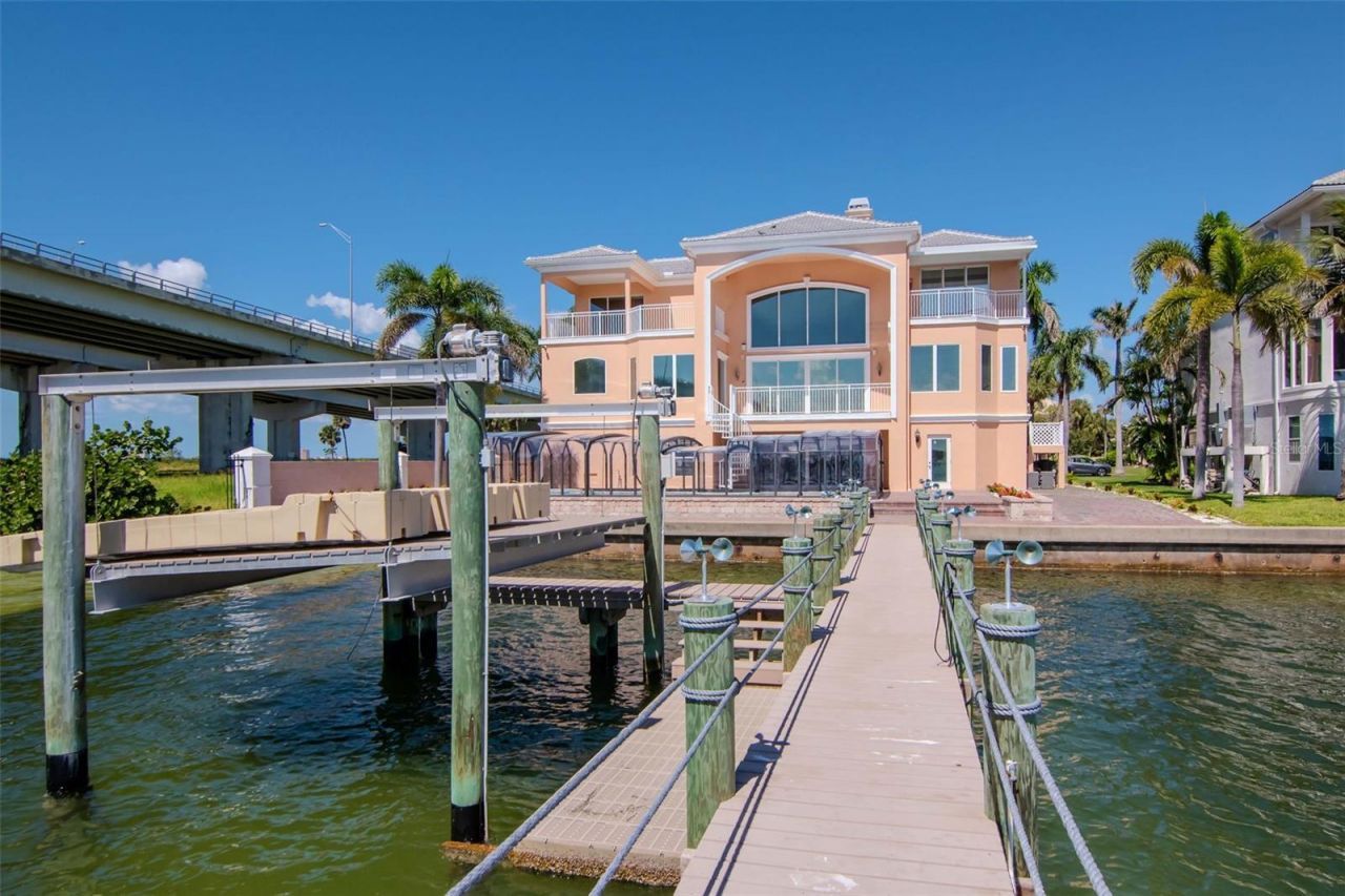 7680 Paradise Pointe Circle S, Saint Petersburg, FL 33711 Photo